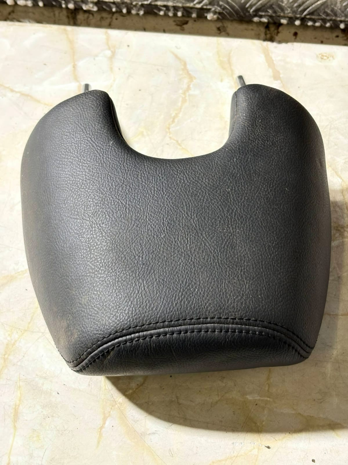 HONDA CRV 2007 FRONT RIGHT DRIVER SIDE BLACK LEATHER HEADREST