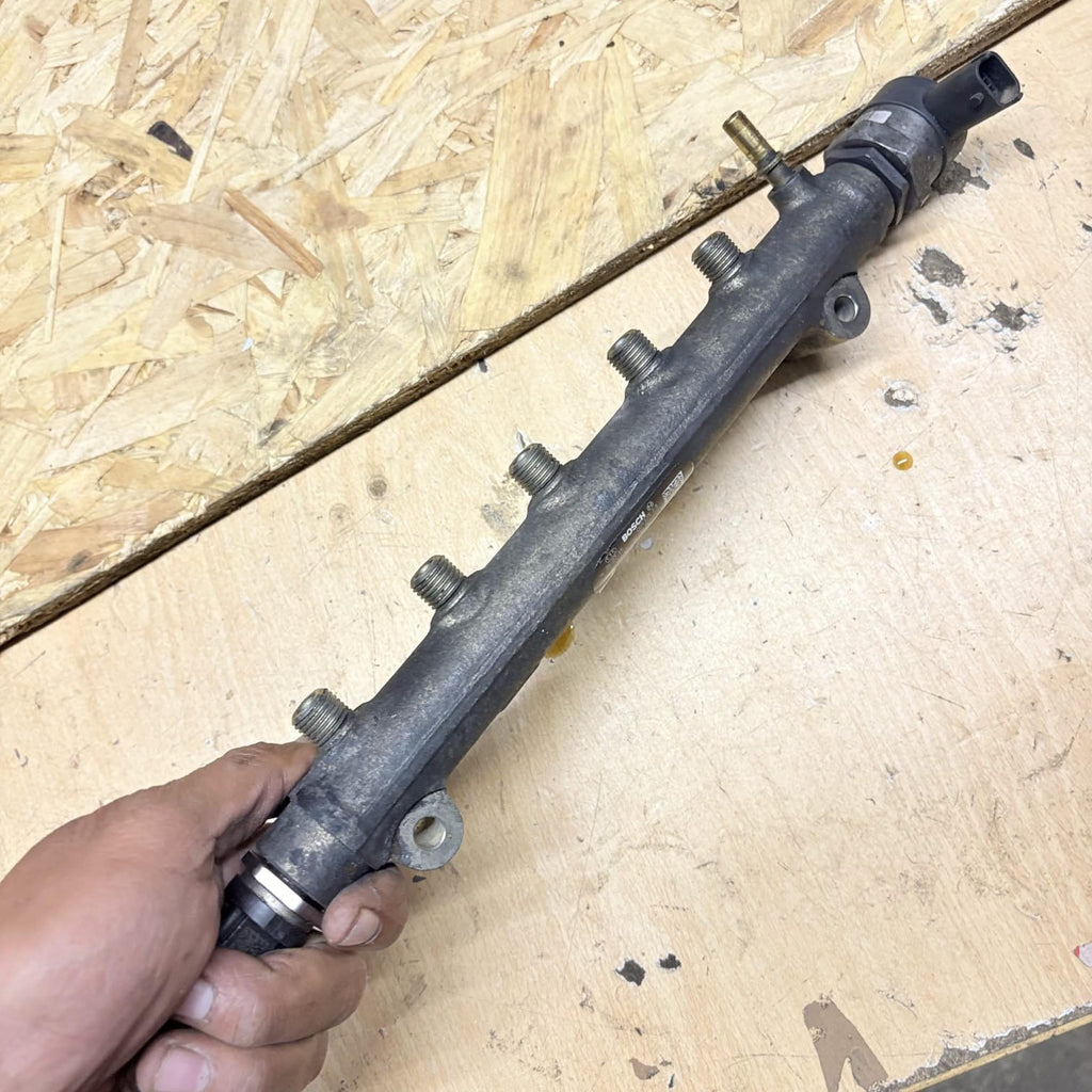 KIA CARENS 2008 2.0 CRDI 3140027410 0445214140 HIGH PRESSURE FUEL RAIL