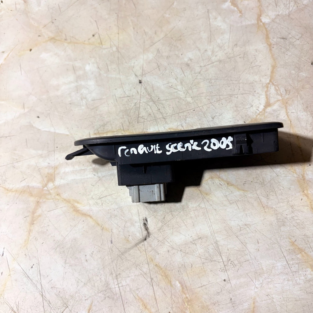 Renault Scenic Mk2 03-06 Passenger Side Front Electric Window Switch