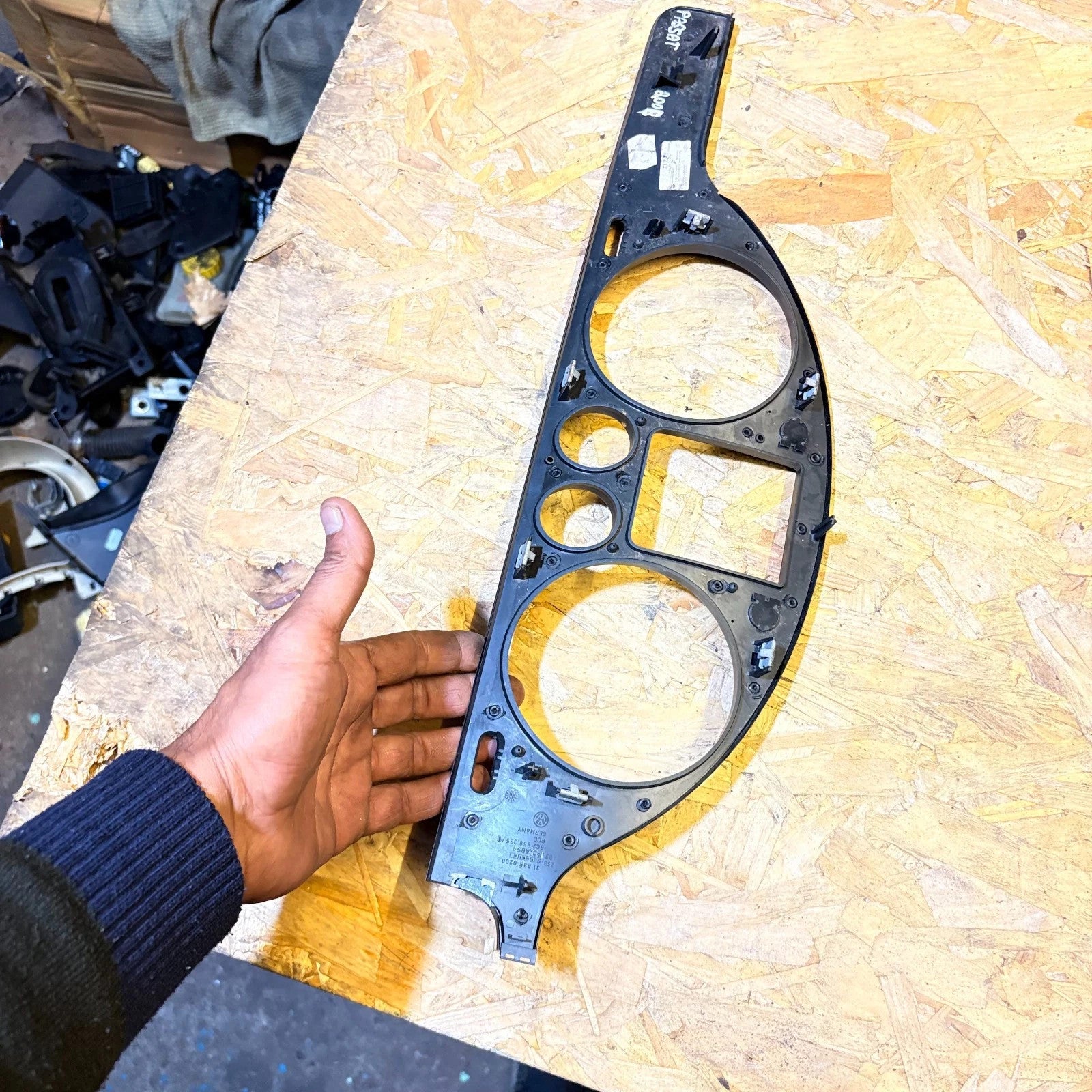 VW PASSAT B6 2005-2010 INSTRUMENT CLUSTER SPEEDOMETER SURROUND TRIM COVER