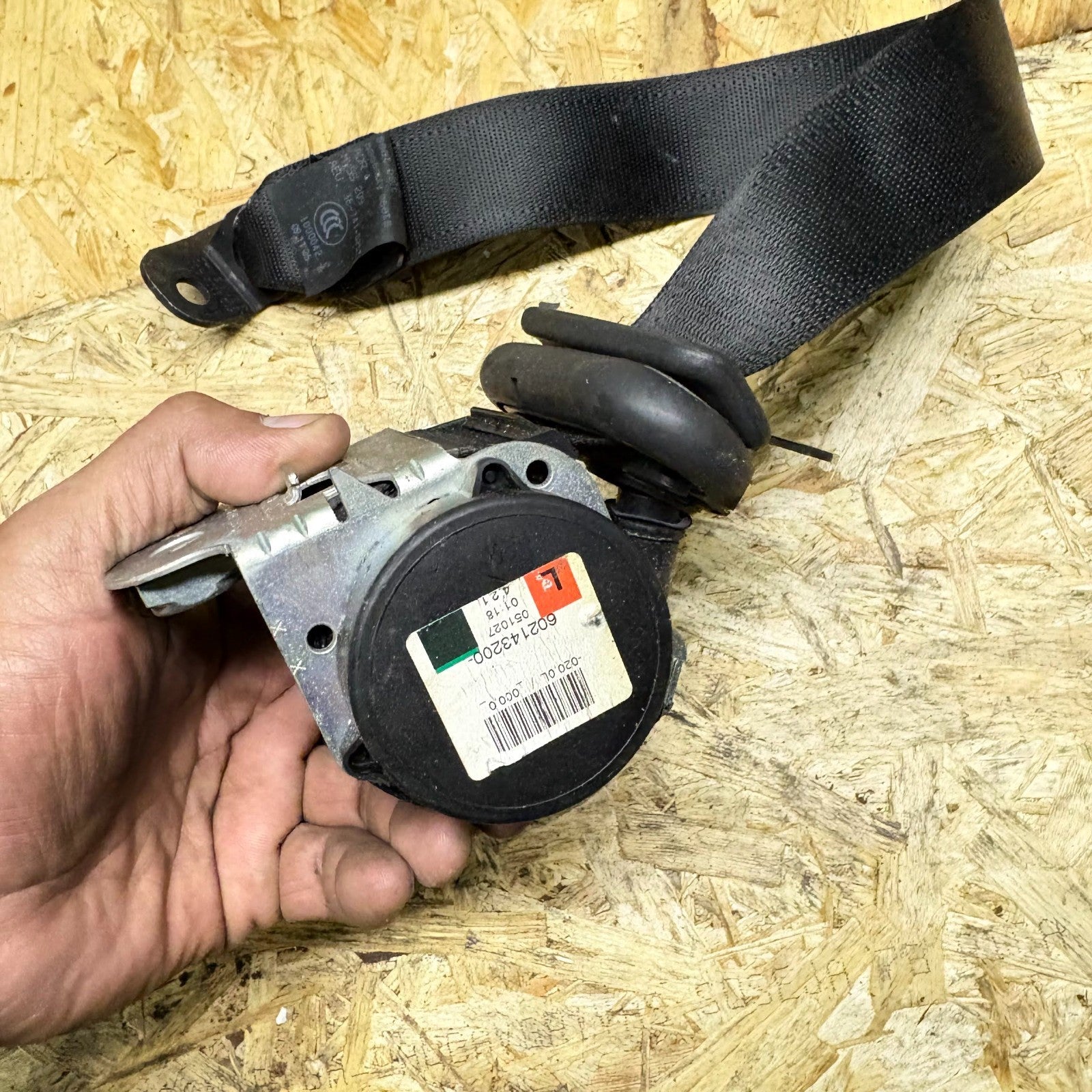 2004-2013 VAUXHALL ASTRA PASSENGER REAR LEFT SEAT BELT 602143000