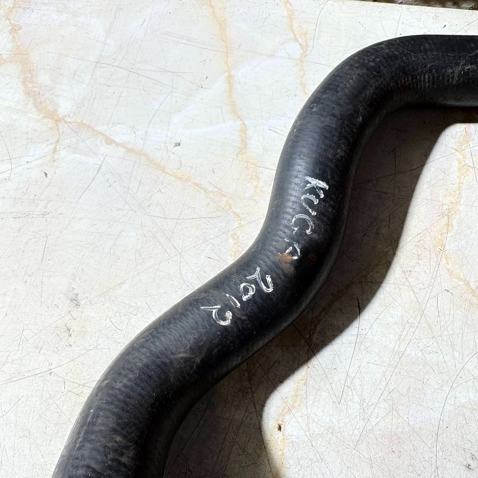 FORD KUGA WATER COOLANT PIPE HOSE FV41-8286-AC MK1 2012-2018