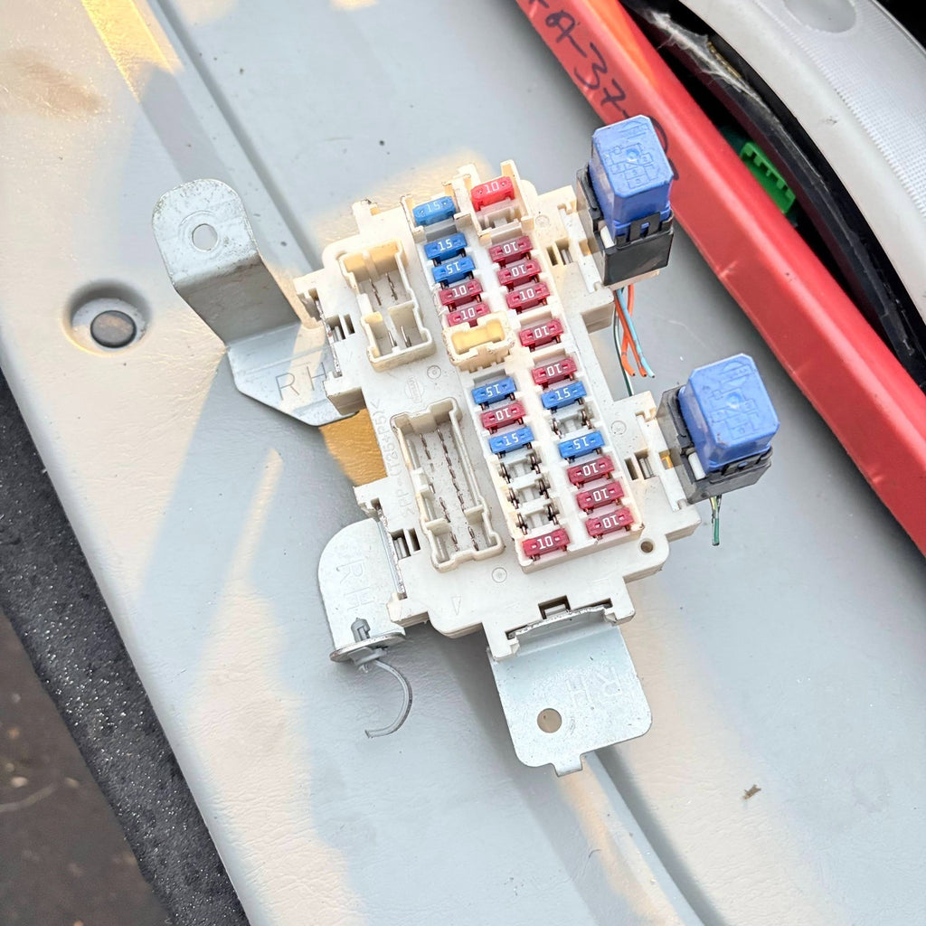 2003-2007 Nissan Murano Under Dash Fuse Box Relay Junction Block Unit