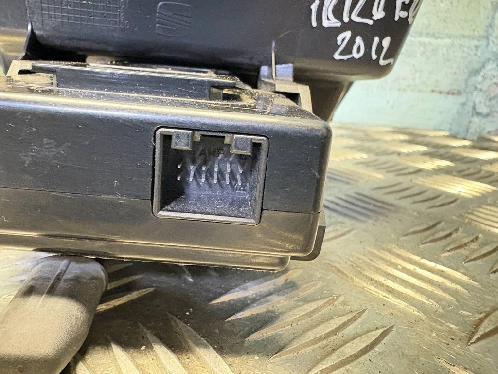 SEAT Ibiza / Ibiza ST 6J 2009-2015 USB AUX Interface Box 6J2857151 6J2857563