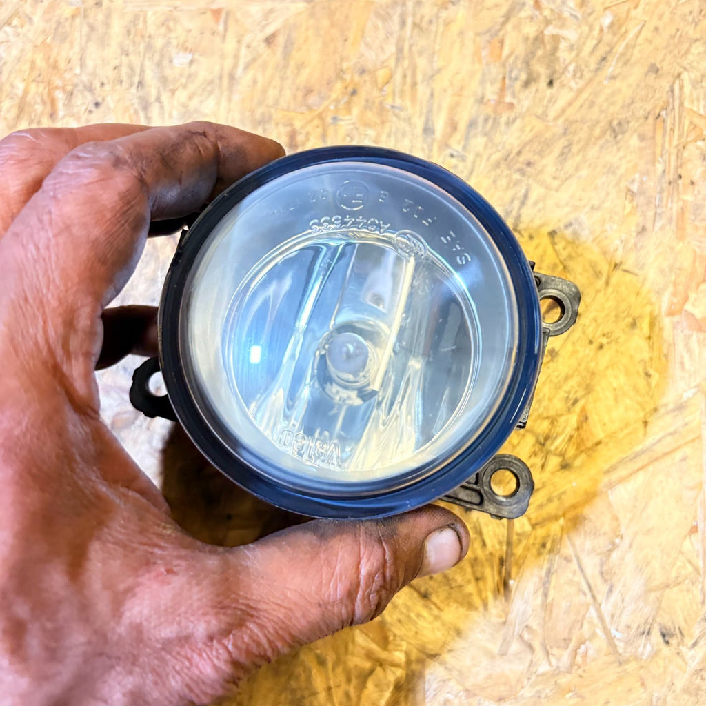 2008-2014 Renault Twingo front Right Driver Side Fog Light-89202503