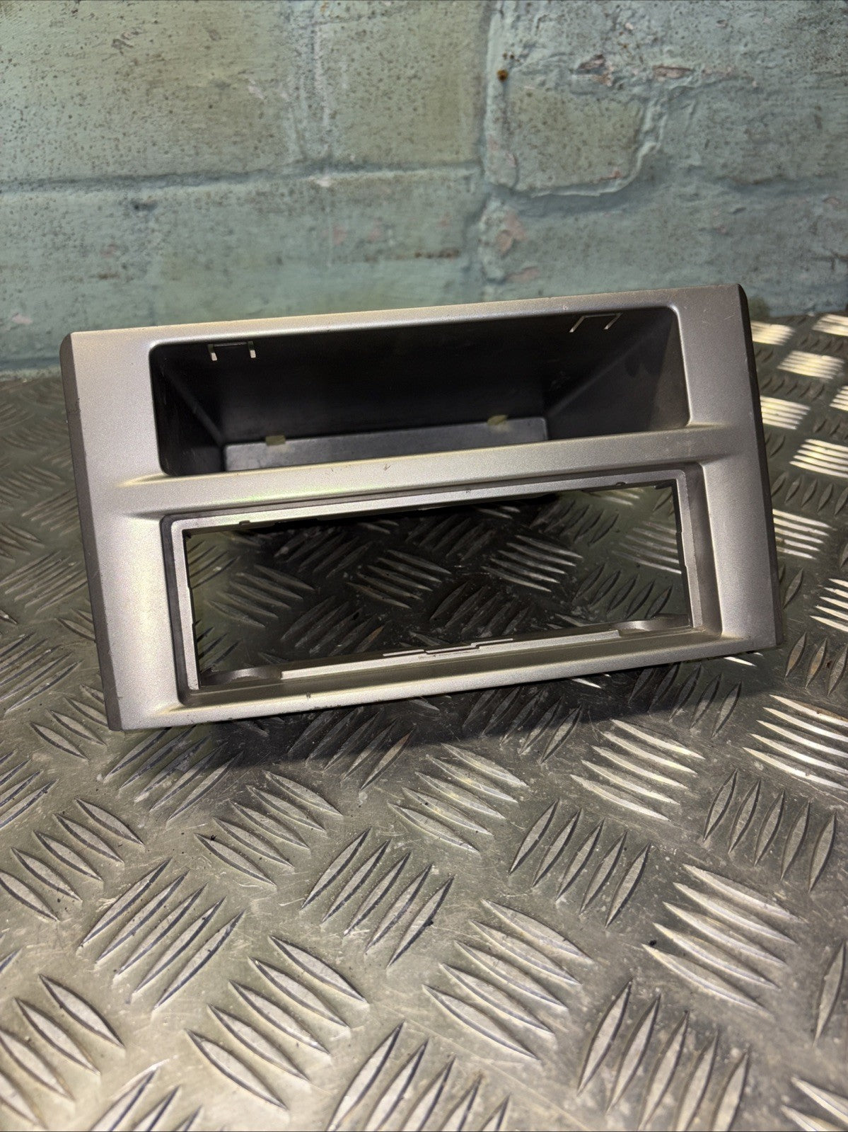 Iveco Daily Mk4 09-12 Dashboard CD Player Surround Trim Cover 5801259260