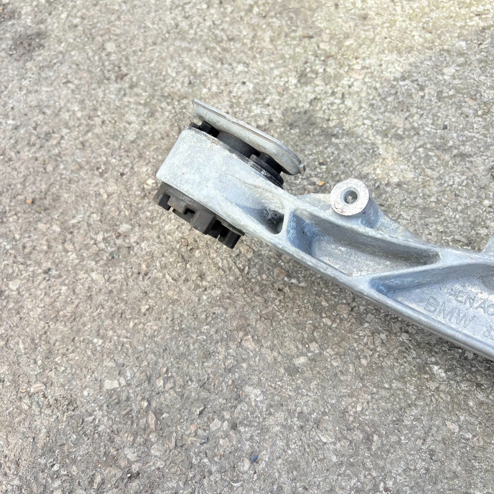 BMW Rear Differential/Diff Mount Bracket 3336 6852896