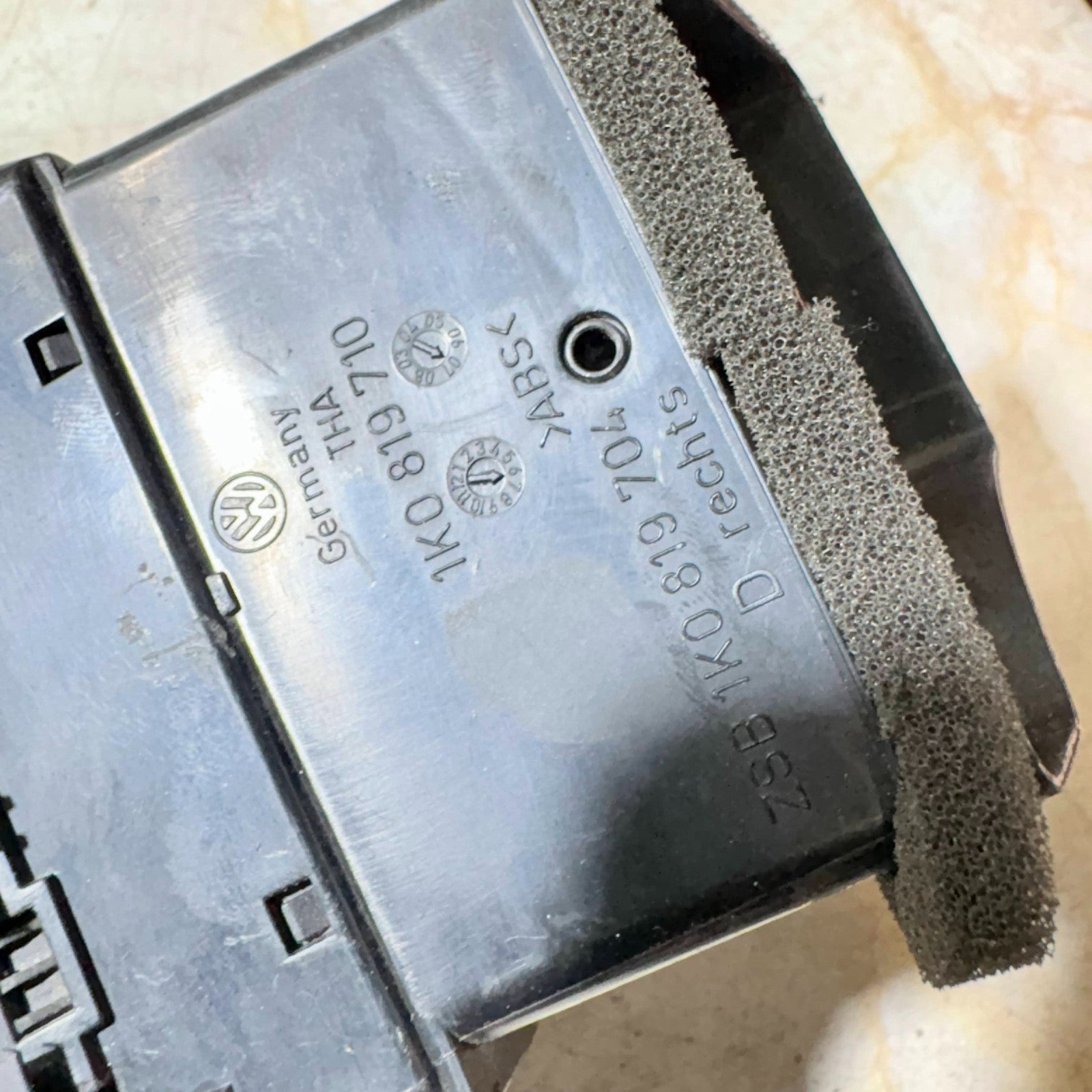 VW Golf 2003-2008 Dashboard Heater Air Vent 1K0819704
