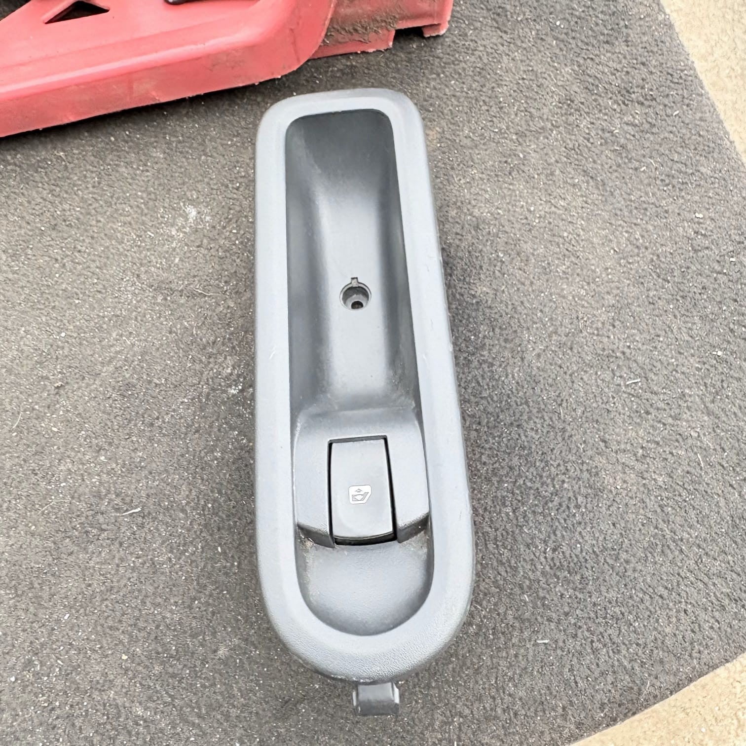Renault Twingo Mk2 Pre-Face Passenger Front Window Switch 8200356517B