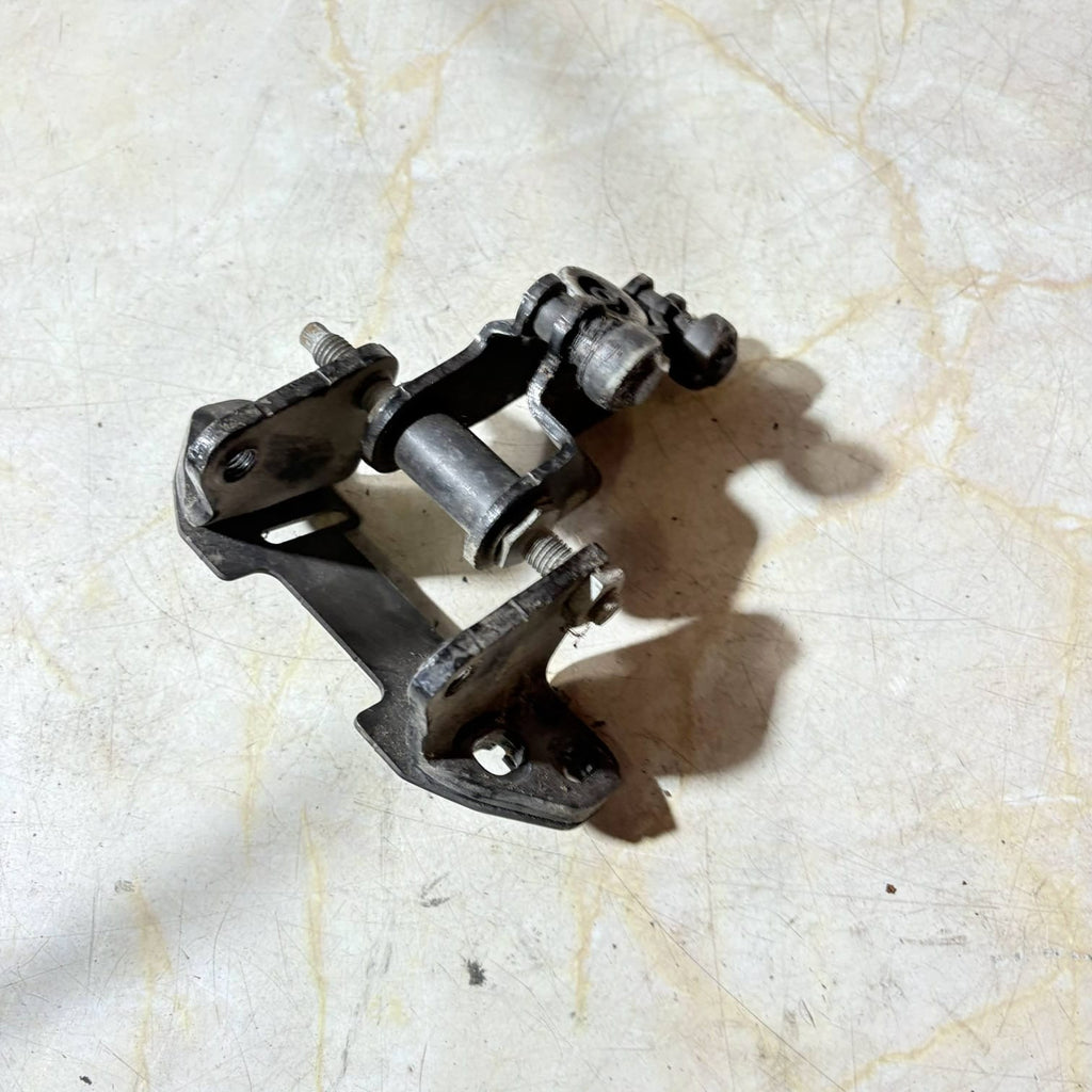 MERCEDES-BENZ Sprinter 313 Cdi Sliding Door Roller guide middle A9067600247