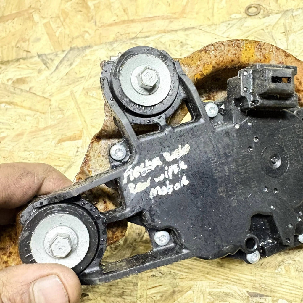Ford Fiesta 8A61A17K441AD REAR WIPER MOTOR / 0390201215 / MLF320301BS /9567 2010