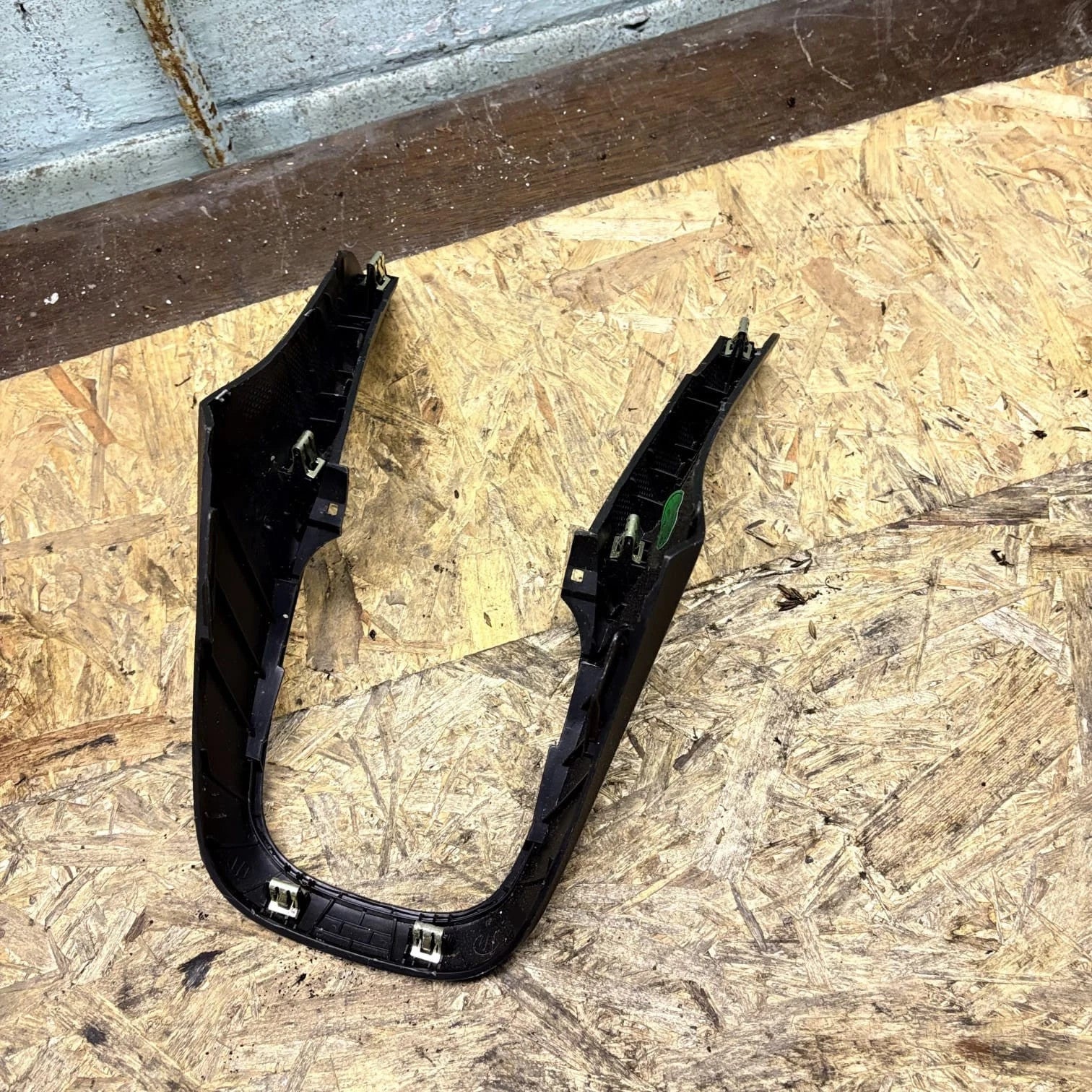 Vauxhall/Opel Mokka Mokka X 2012-2019 Gear Surround Centre Console Trim AVF43554