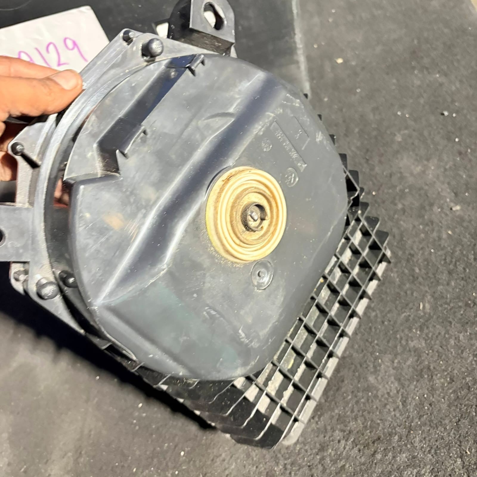 BMW 3 E90/E91 E9x Right Underseat Subwoofer Speaker 4Ω 65139143986 up to 03/2009