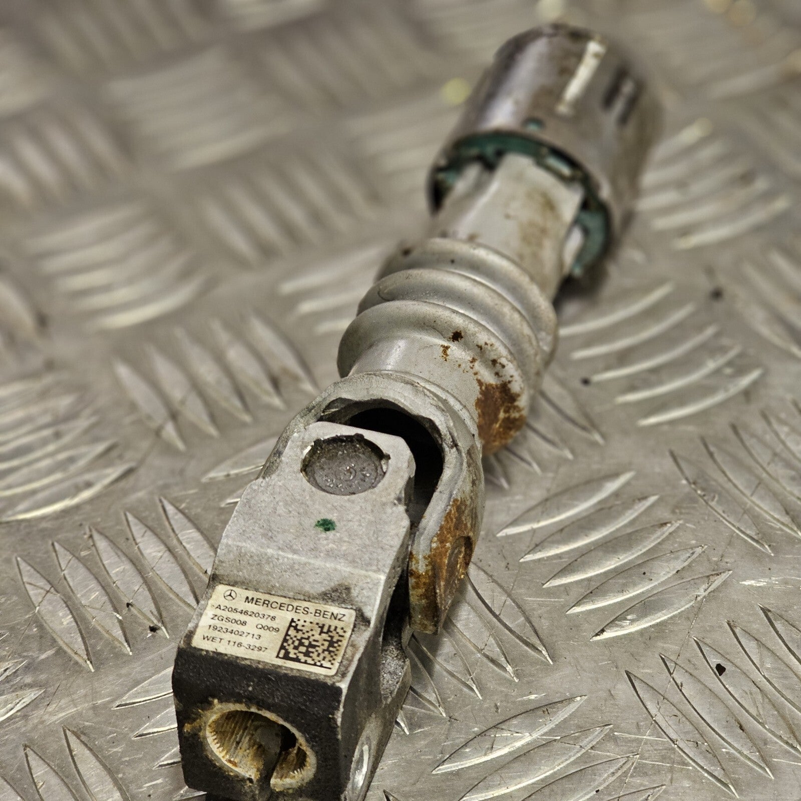 MERCEDES C CLASS STEERING COLUMN SHAFT JOINT A2054620378 W205 C300 2015