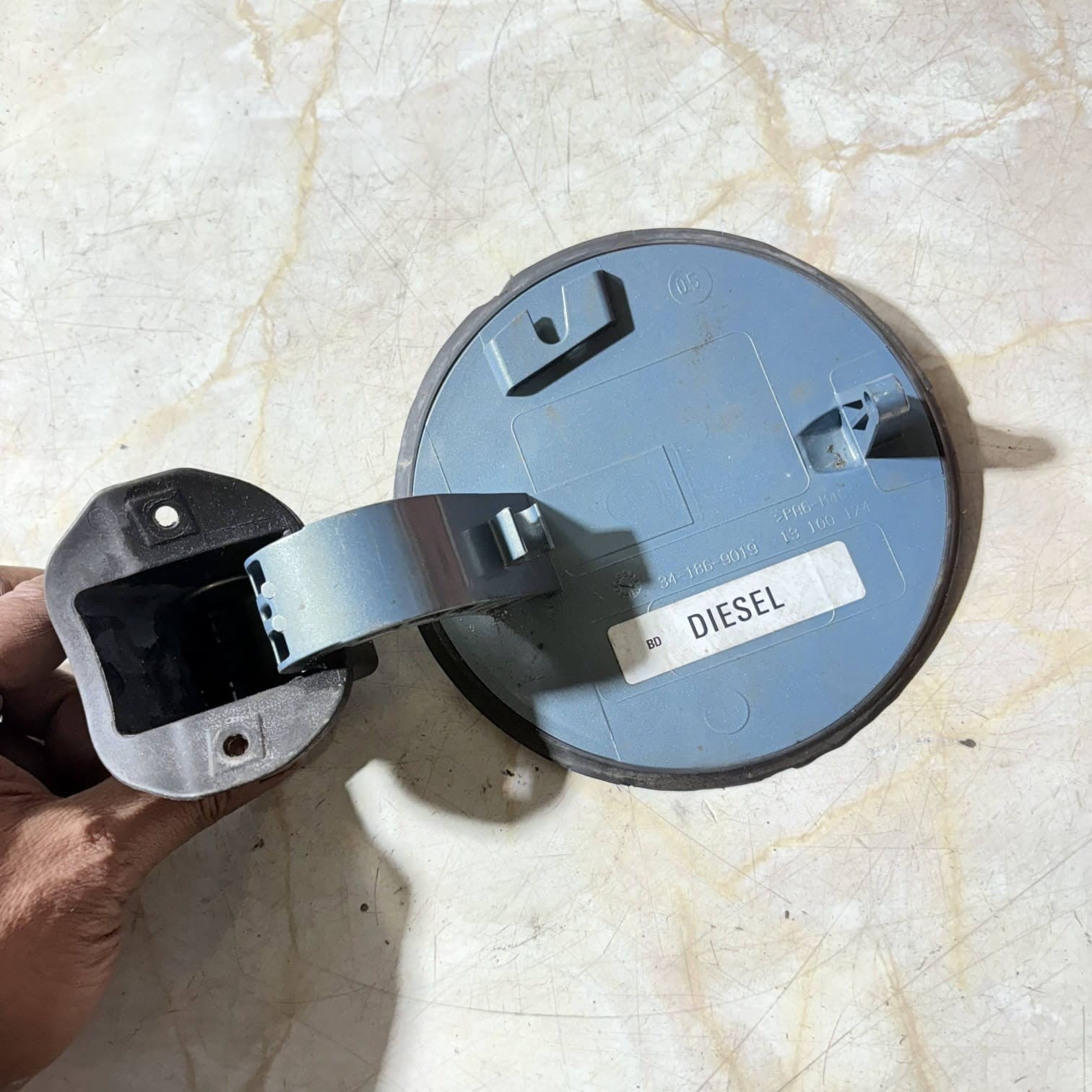 13100174 fuel cap tank flap 34-186-9019 Opel Vectra DE360612-65