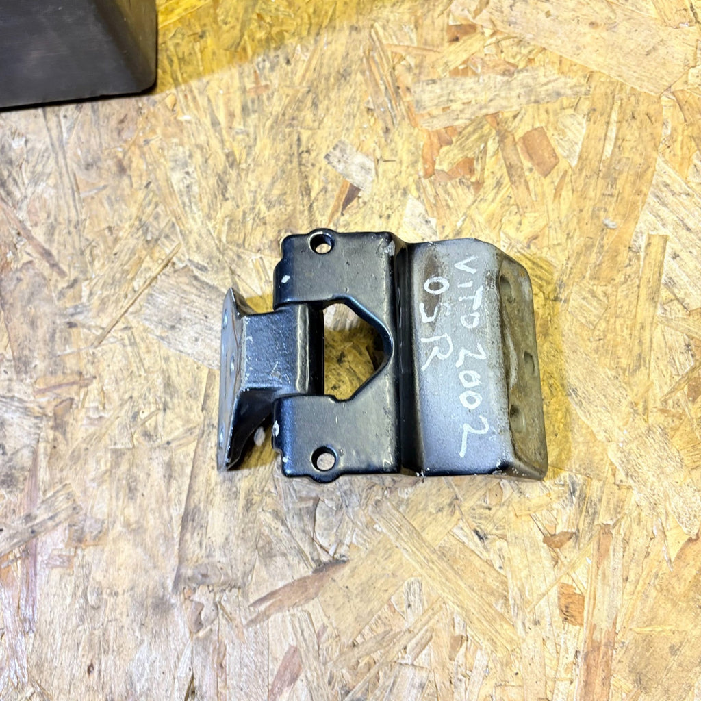 MERCEDES BENZ W447 VITO 2002 REAR RIGHT SIDE DOOR HINGE BOTTOM