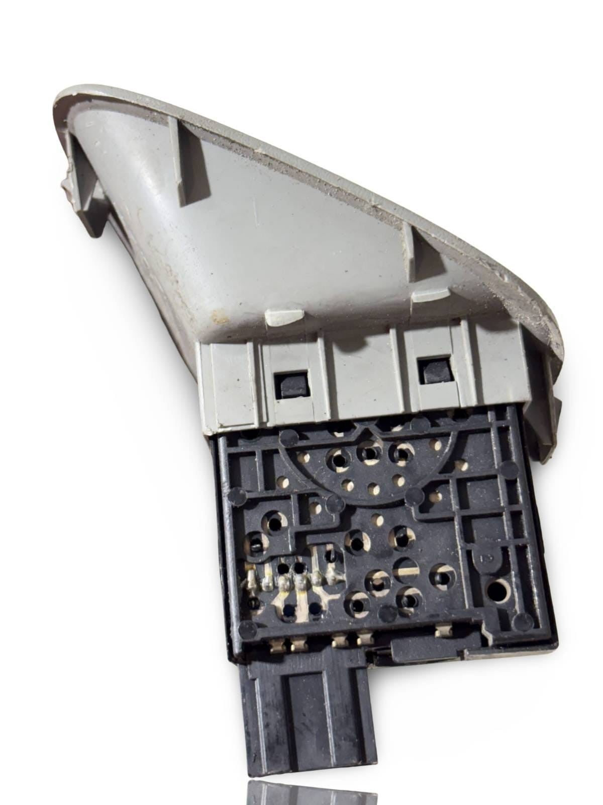 Renault Trafic-Headlight Adjustment Switch Trim 8200184608 (00)