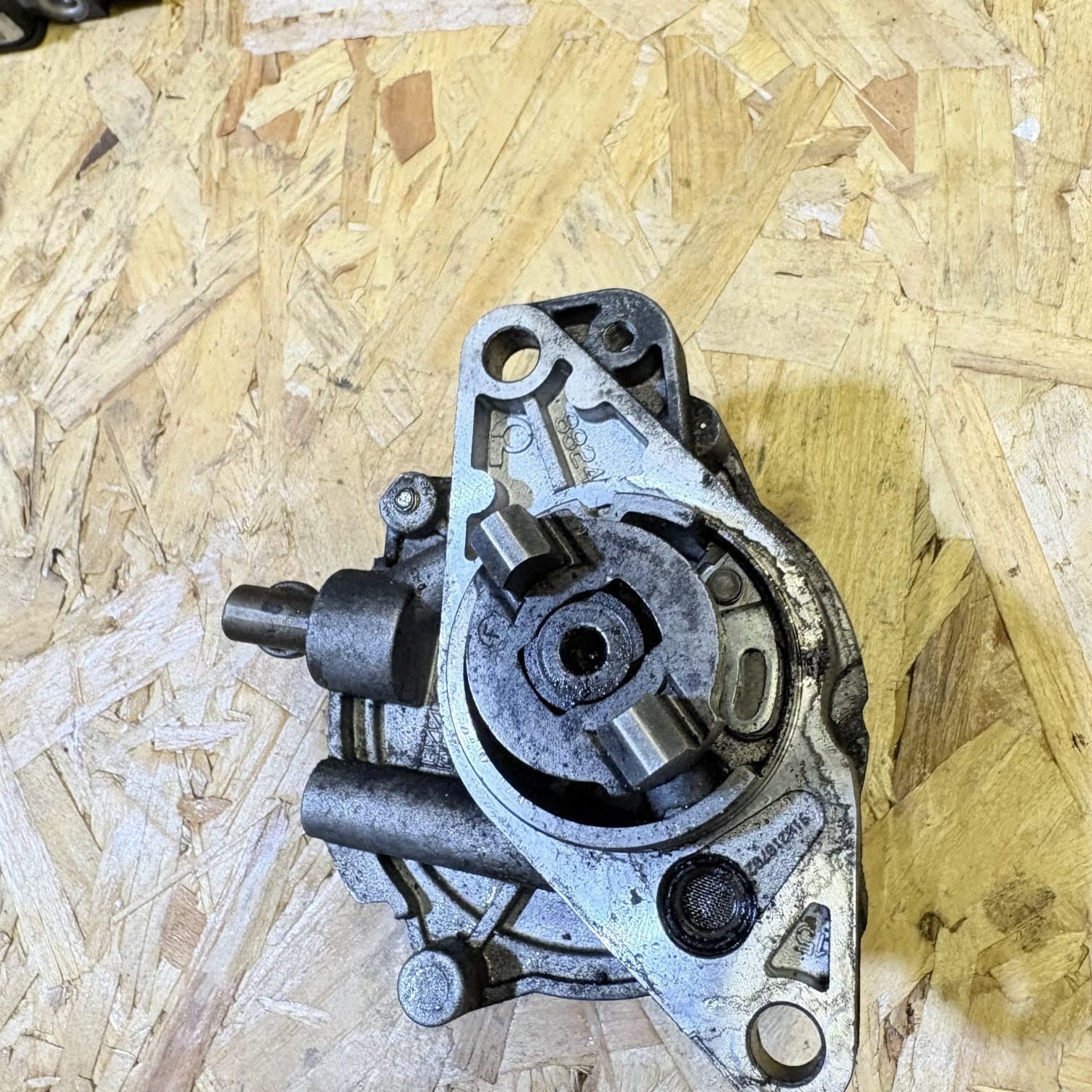 VAUXHALL CORSA D VACUUM PUMP 73501167 1.3CDTI 2010