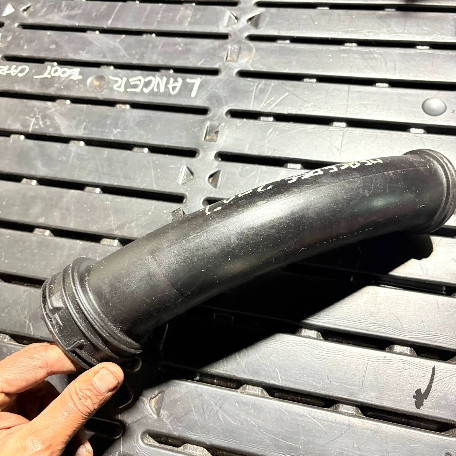 MERCEDES 2000-2010 W203 C CLASS SPORT AIR INTAKE HOSE PIPE A6460980207