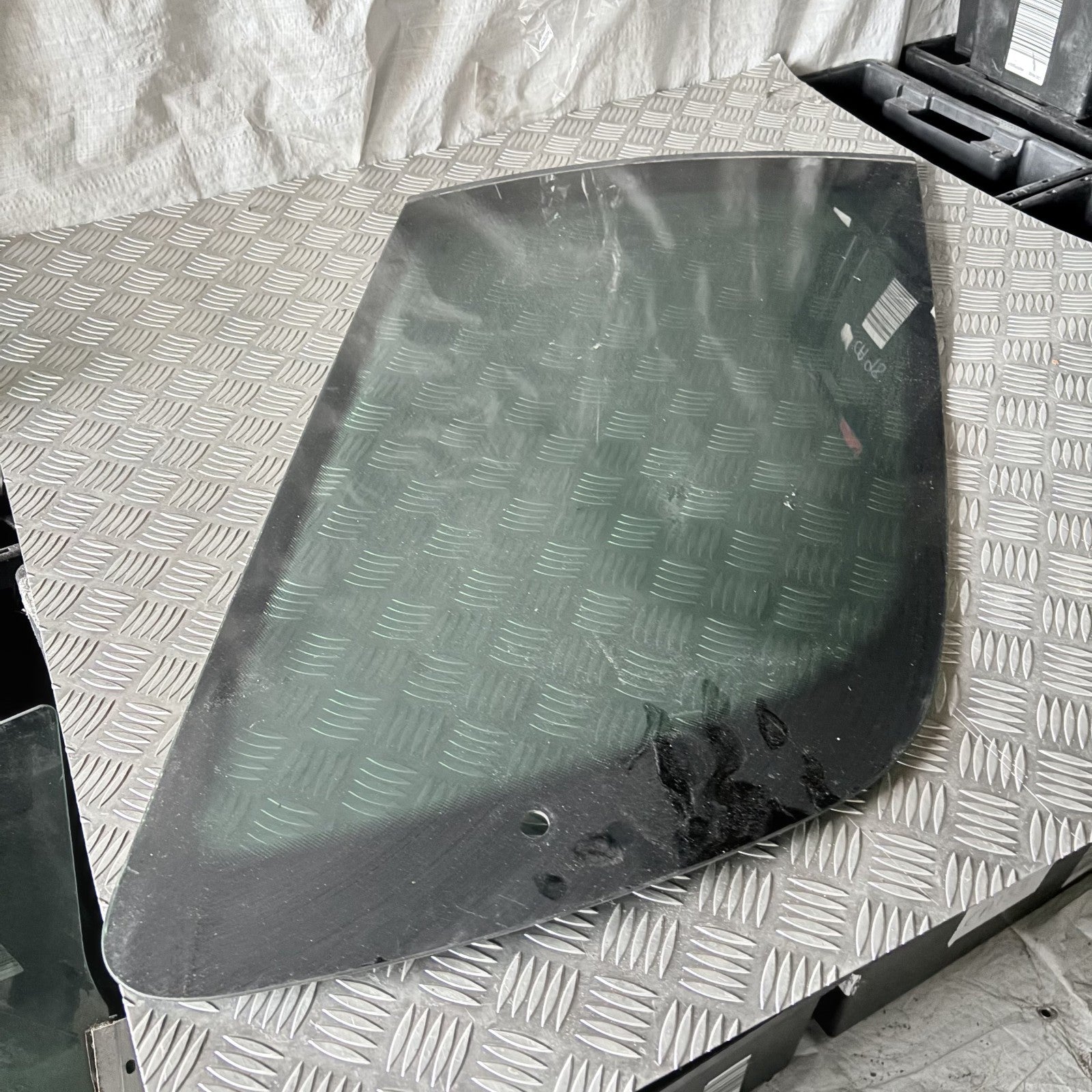 SEAT ALHAMBRA REAR LEFT PASSENGER SIDE QUARTER GLASS