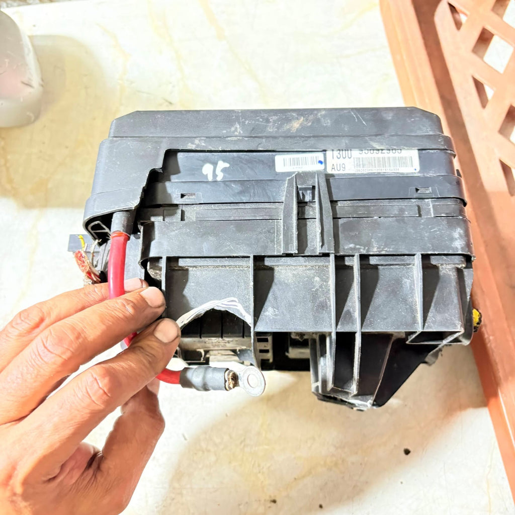 Chevrolet Aveo Mk2 T300 2011-2015 Under Bonnet Fuse Box 95462806
