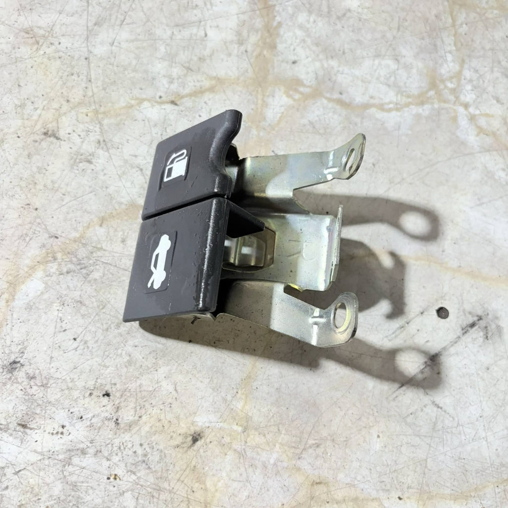 NISSAN JUKE 1.2T FUEL FLAP AND BONNET RELEASE HANDLE 153896821292