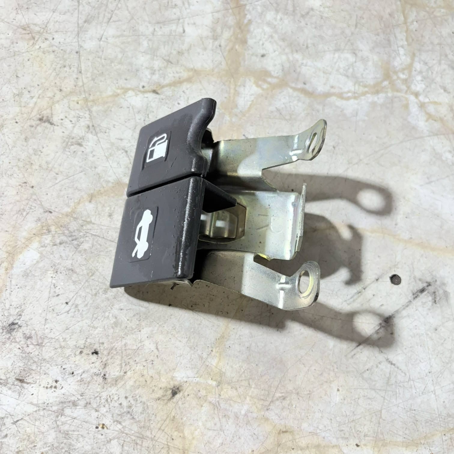 NISSAN JUKE 1.2T FUEL FLAP AND BONNET RELEASE HANDLE 153896821292