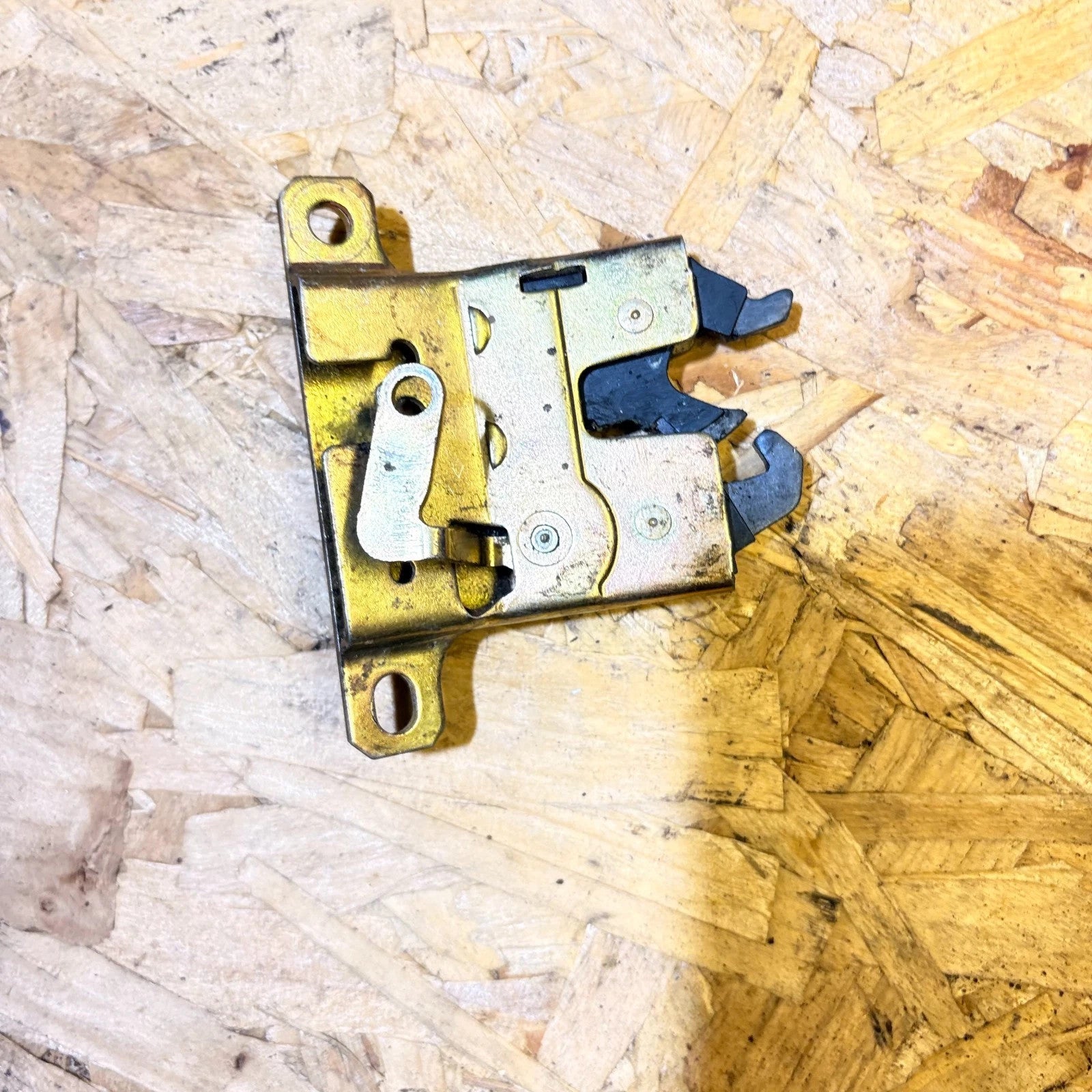 BMW 3 E30 Front Left Door Lock