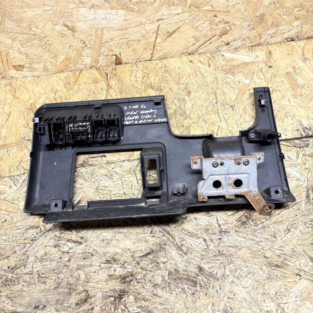 Nissan X-Trail T30 Interior Under Steering Wheel Dash Trim 68106 EQ320