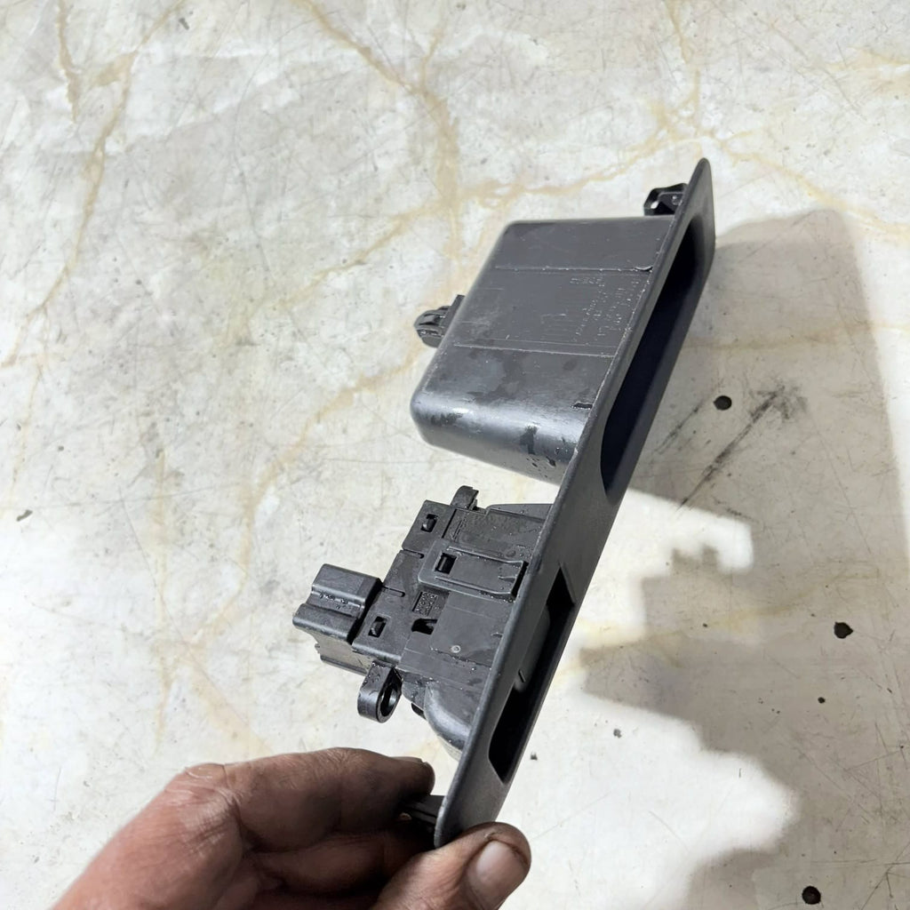 Nissan Qashqai J10/JJ10 Rear Door Window Switch NSR 25411-JD000 2007-2013