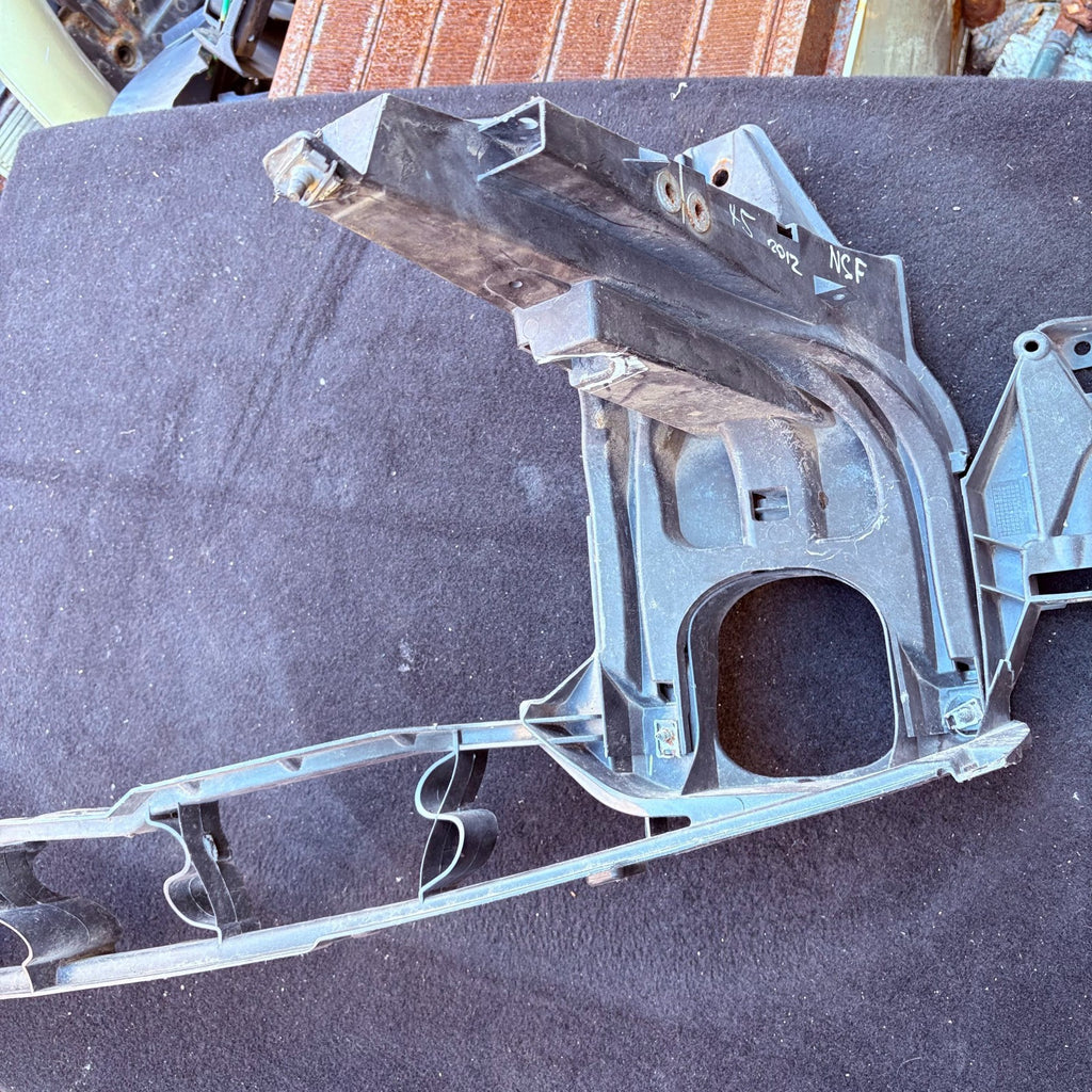 BMW X5 E70 07-13 Front Left Bumper Guide Support Bracket Mount 51117157987