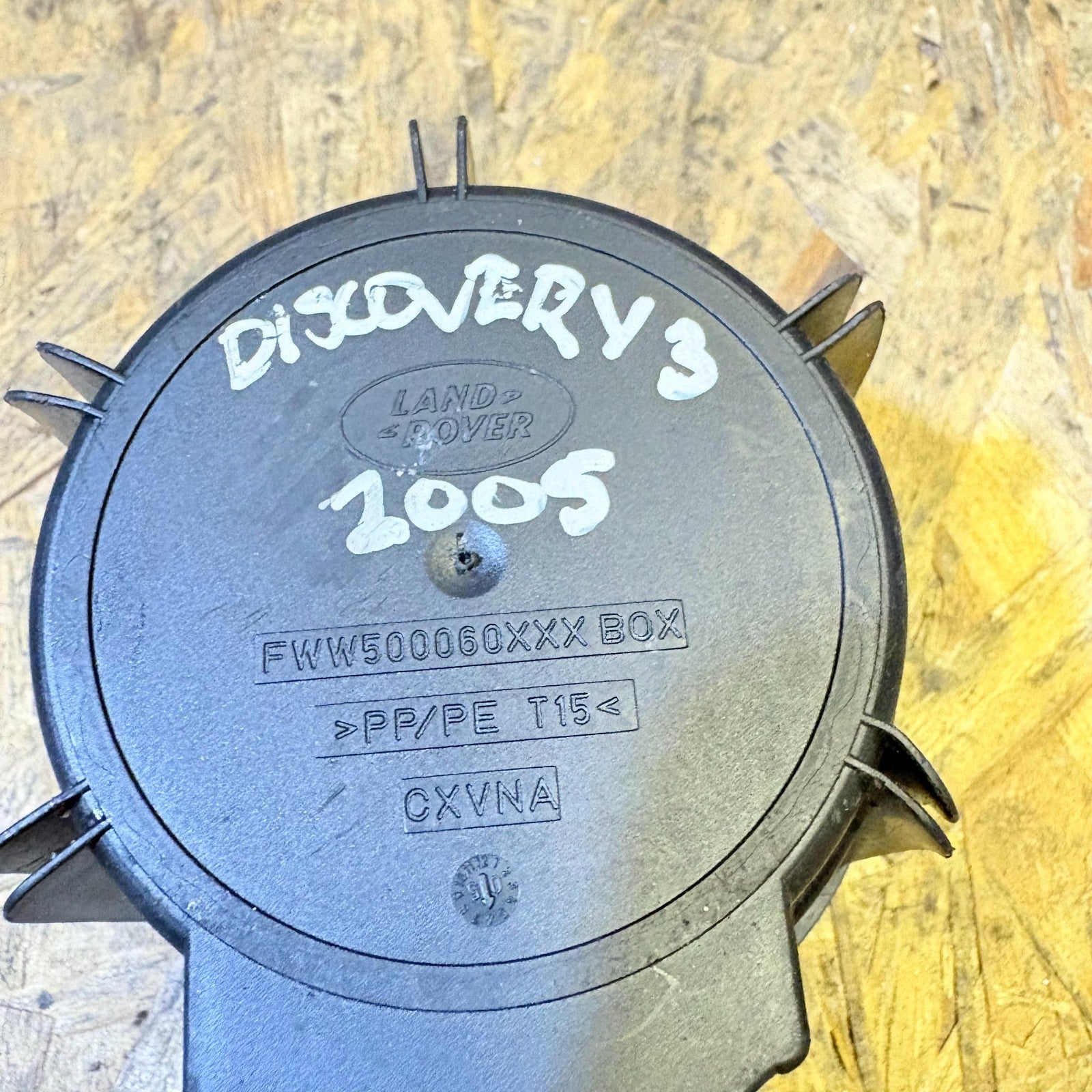 Land Rover Discovery 3 L319 05-07 Centre Console Cup Holder FWW500060XXX