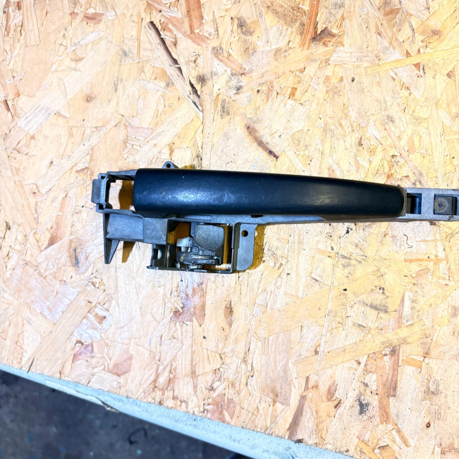 CITROEN C4 2005 EXTERIOR DOOR HANDLE FRONT LEFT SIDE