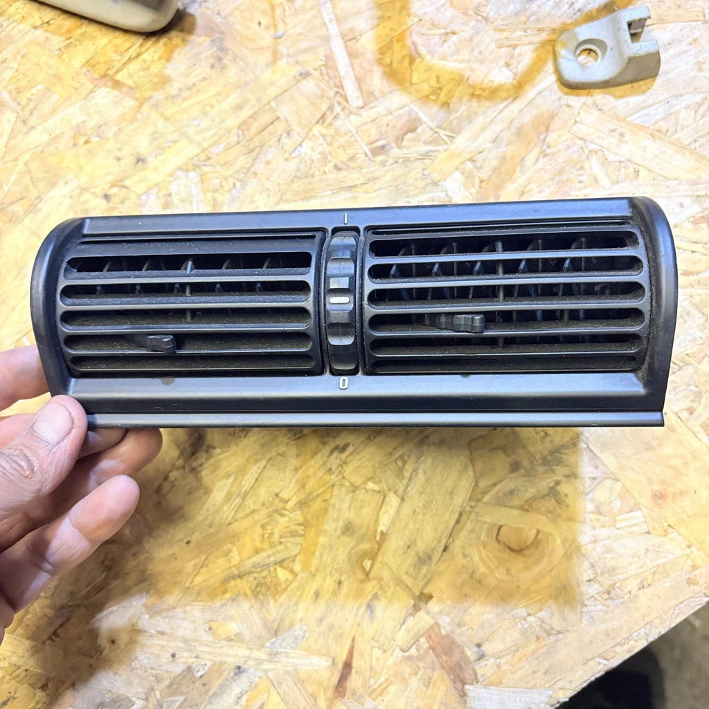 BMW Z3 1995-2002 DASHBOARD AIR VENT FRONT CENTRE MIDDLE