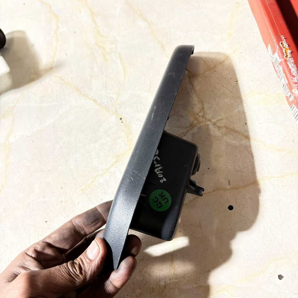 17640 C6B NISSAN MICRA K13 REAR Right INNER DOOR PULL HANDLE 829501