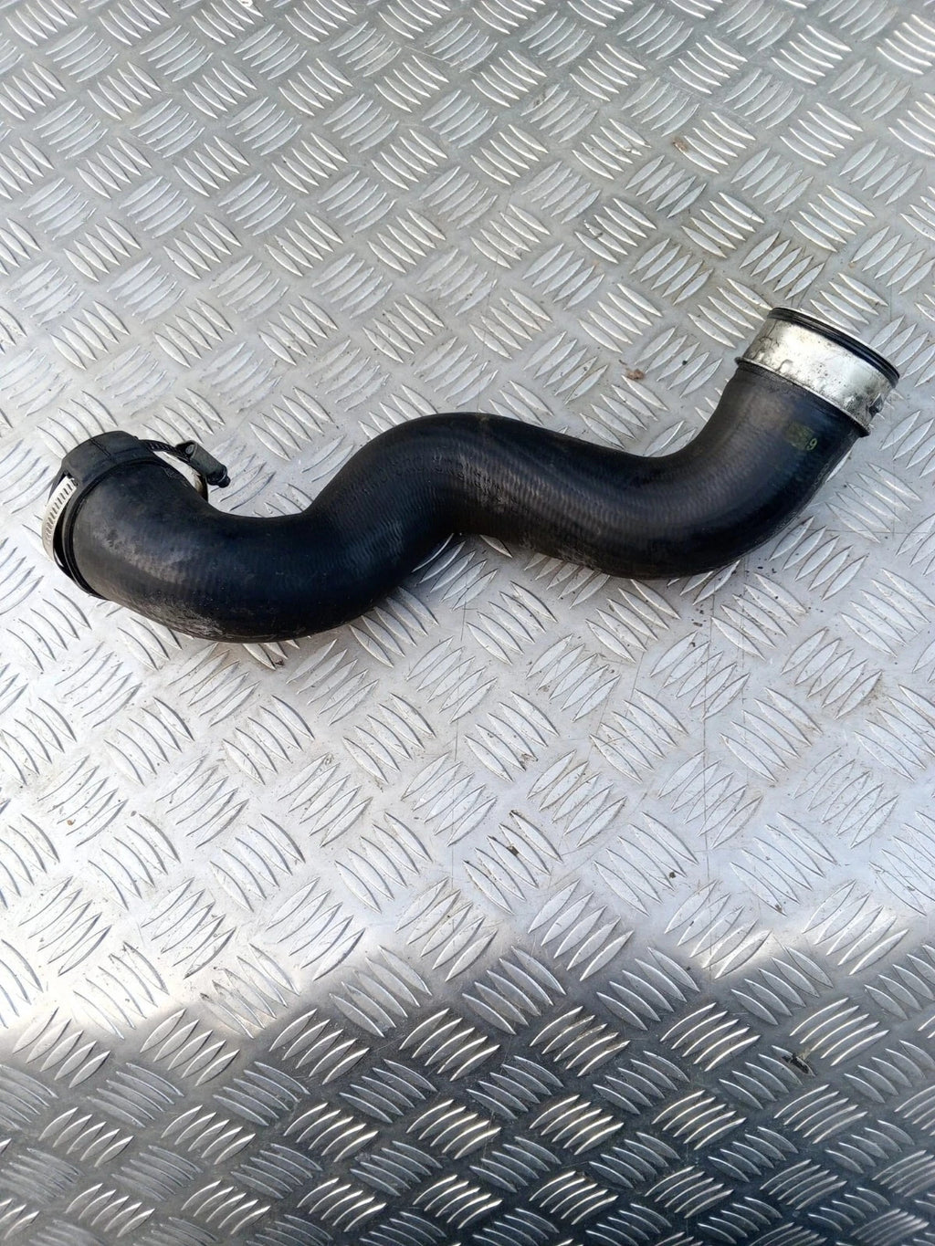 GED52552 Audi A4 S4 B6 8E 8H 2004 Diesel intercooler hose pipe
