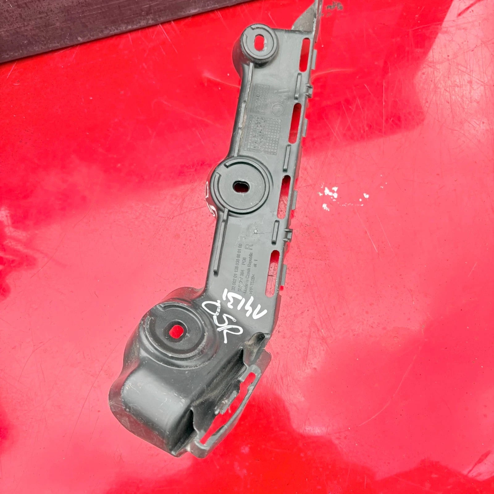 Skoda Fabia Rear Bumper Right Side Bracket 2018 6V9807394