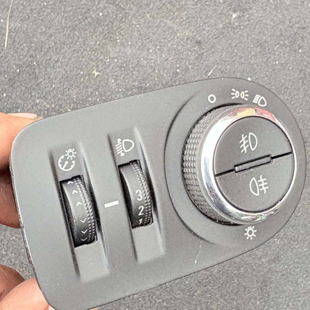 Vauxhall Corsa D Mk3 Headlight Control Switch Fog Lights 13310335 9-Pin 06-14
