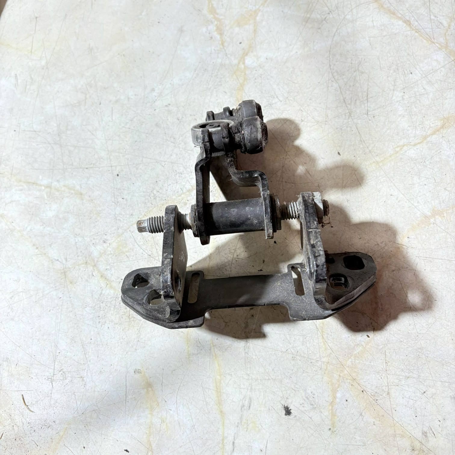 MERCEDES-BENZ Sprinter 313 Cdi Sliding Door Roller guide middle A9067600247