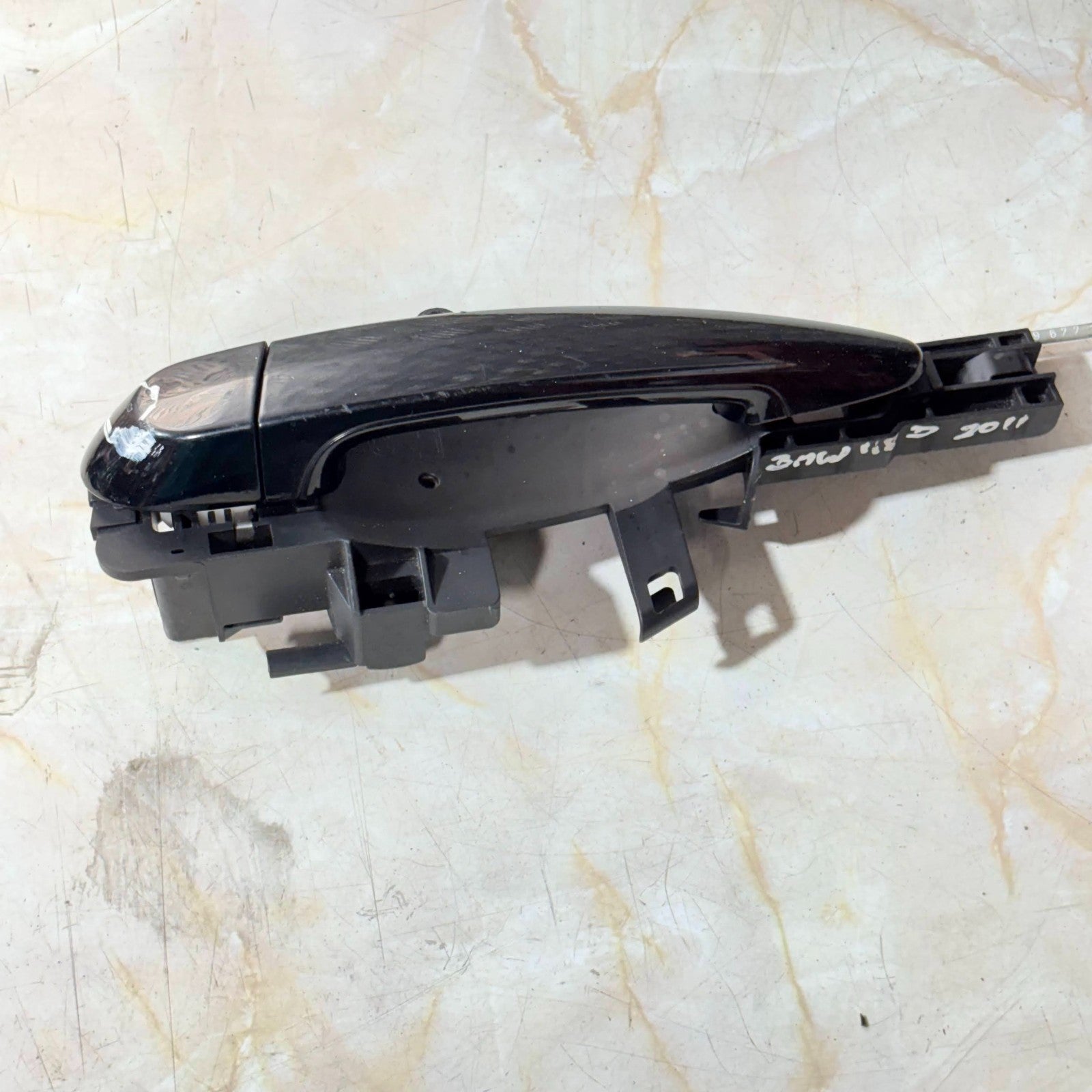 BMW 118D DOOR HANDLE (N/S/F) DRIVERS EXTERIOR 2011