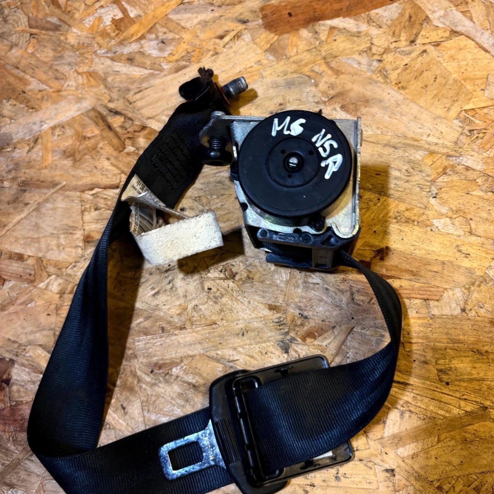 MG 6 LEFT PASSENGER SIDE REAR SEAT BELT