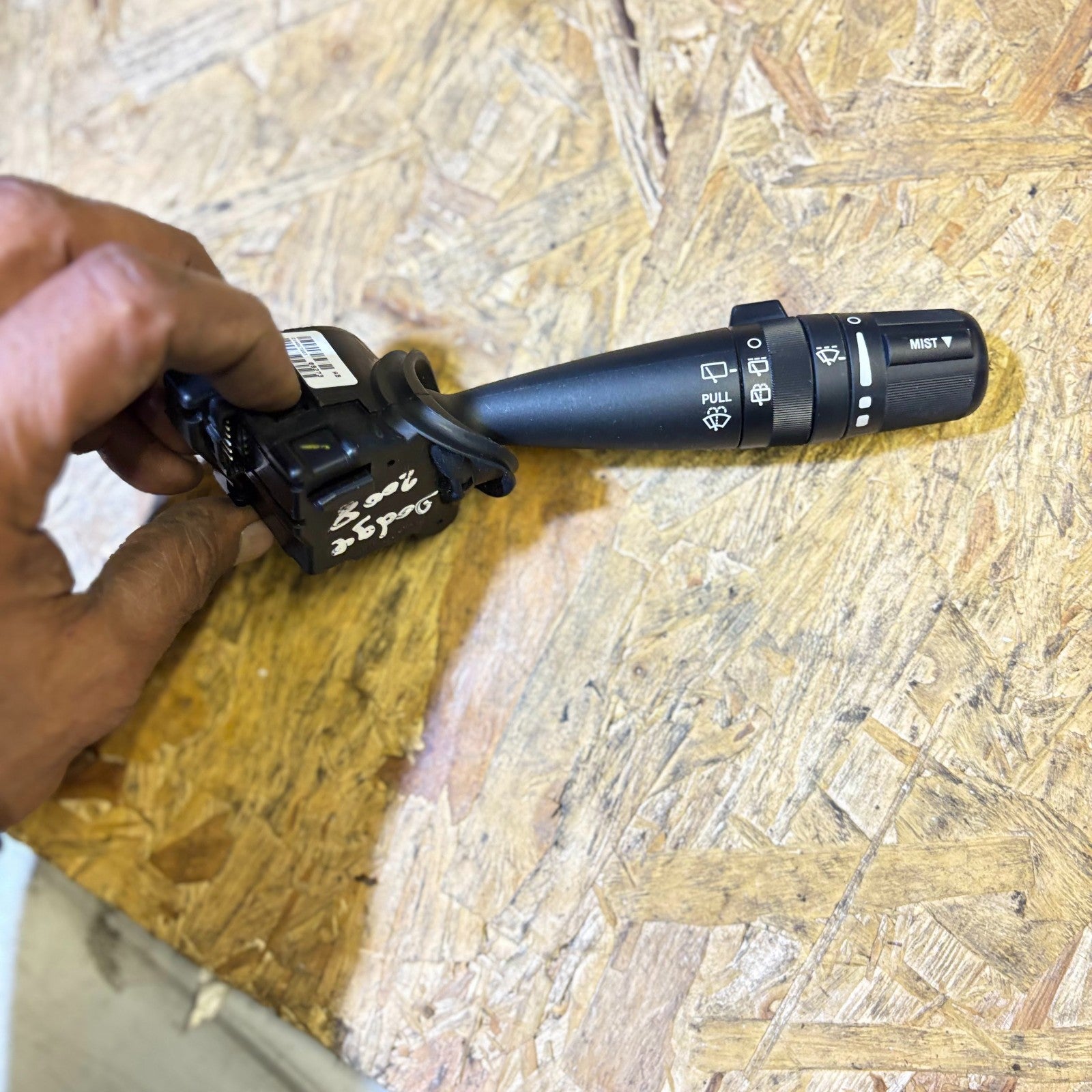 DODGE CALIBER SXT MK1 2002-2008 WIPER STALK 214867203