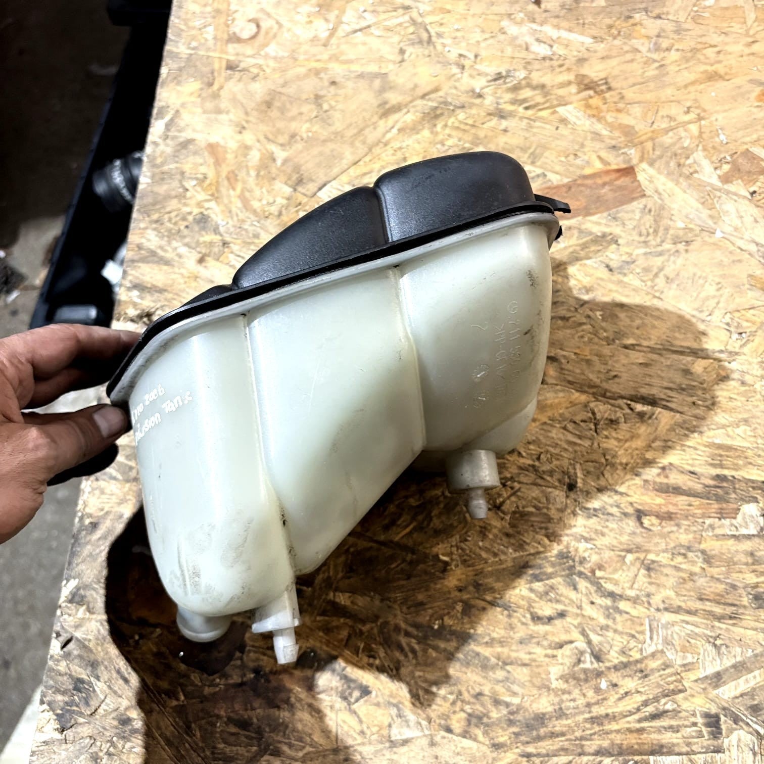 MERCEDES-BENZ E CLS Class W211 W219 Coolant Expansion Tank A2115000049 2006