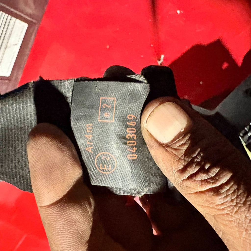 Peugeot 1007 Left Nearside Rear Seat Belt 0403069 2004-2009