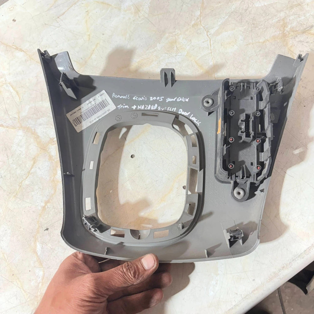 2003-2009 RENAULT GRAND SCENIC MK2 GEAR LEVER SURROUND TRIM GREY 8200141003