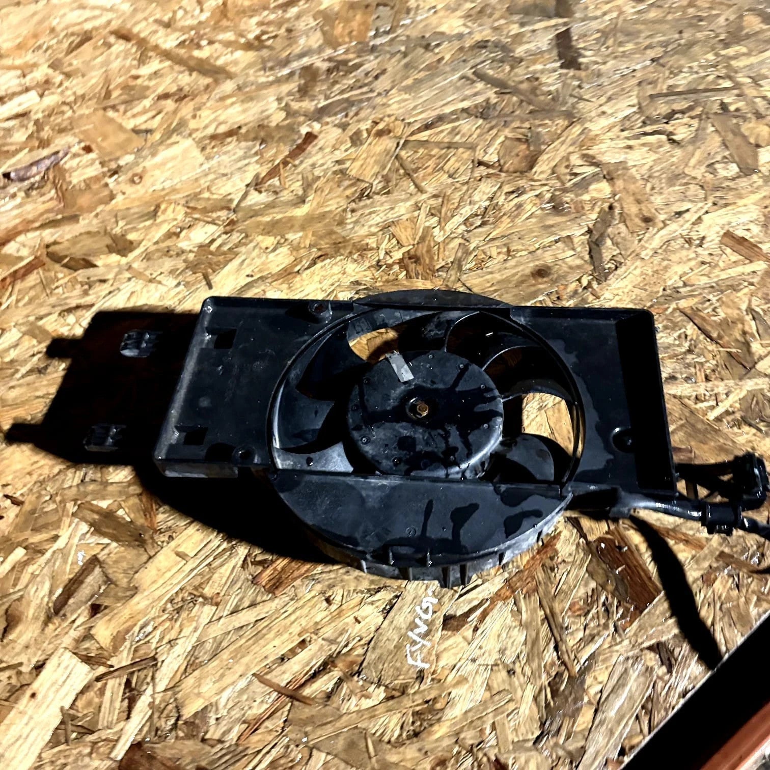 2013 FORD FOCUS MK3 INTERCOOLER RADIATOR FAN 8V61-8C607-SC 1.0i 74kW
