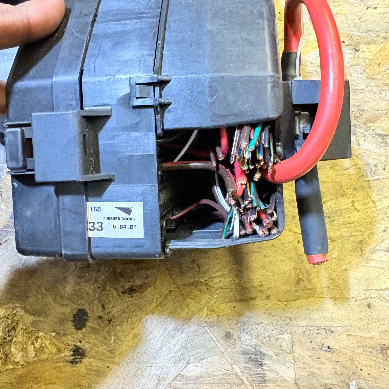 JAGUAR S TYPE 1997-2007 REAR TRUNK BOOT FUSE BOX 2R8T14A003FB