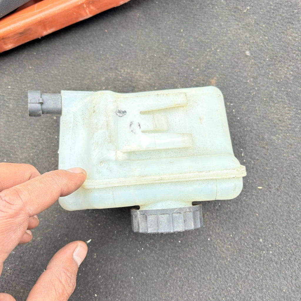 Vauxhall Corsa D 2006-2014 Brake Fluid Reservoir 0204051244