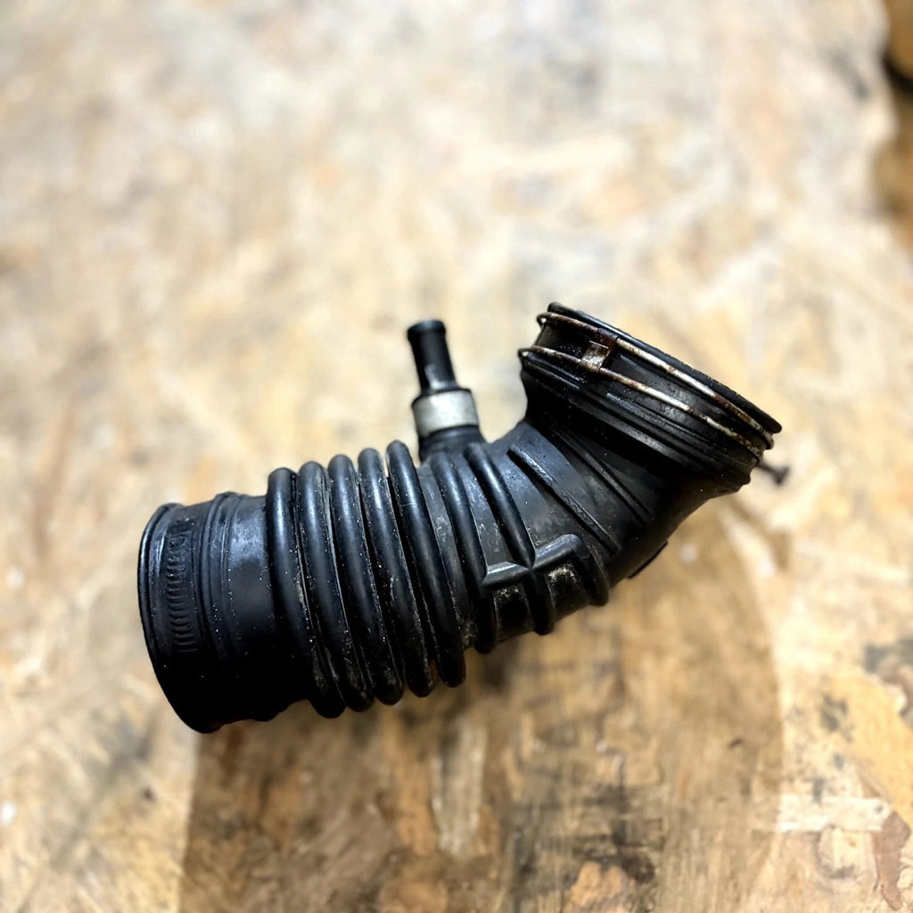 RARE Rubber Air Intake Mass Flow 16578-ED00A Air Hose for Nissan Tiida 1.6 2004