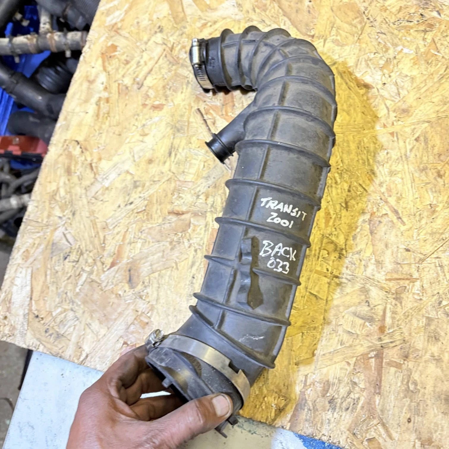 AIR INTAKE HOSE PIPE FOR FORD TRANSIT 2000-2006